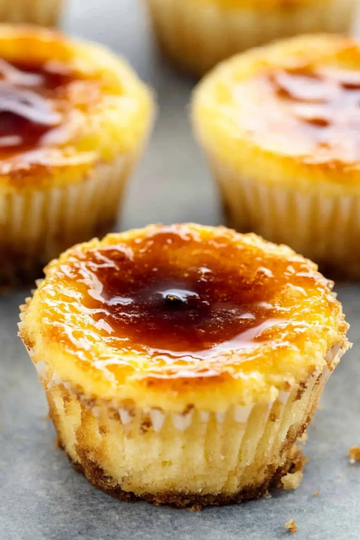 Crème Brûlée Cheesecake Cupcakes