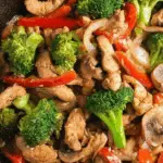 Keto Low Carb Chicken Stir Fry with chicken, broccoli, and bell peppers