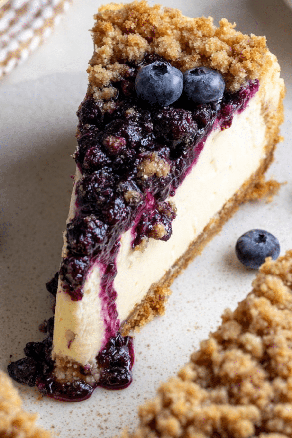 Blueberry Crumble Cheesecake